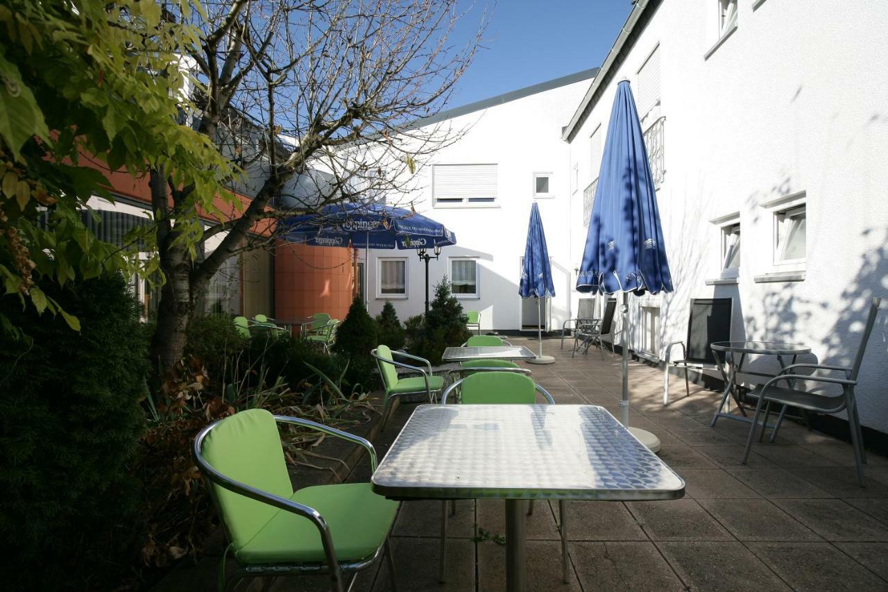 Hotel Am Baronenwald Göppingen Exterior foto